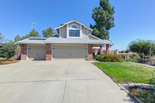 9251 Ellery Pl, Elk Grove, CA 95624-3527