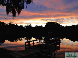 228 Deerwood Rd, Savannah, GA 31410-3957