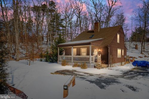 149 Lake Holiday Rd, Cross Junction, VA 22625-2410