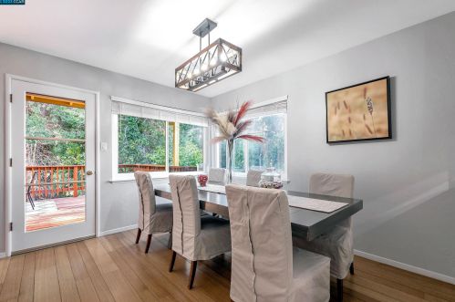 3161 Bridle Dr, Hayward, CA 94541-5701