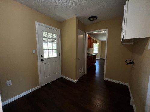 5909 Bowling Dr, Fort Worth TX  76148-3503 exterior