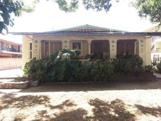 339 Chester St, Glendale, CA 91203-1525