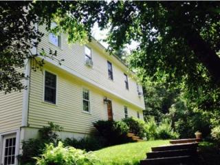 4 Parkhurst Dr, Amherst, NH 03031-2410