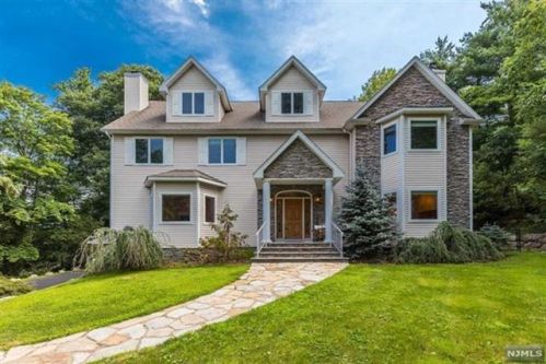 20 Decker Ter, Kinnelon, NJ 07405-3010