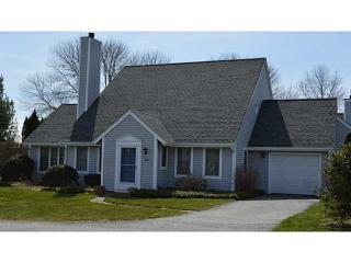 228 Corey Ln, Middletown, RI 02842-5659