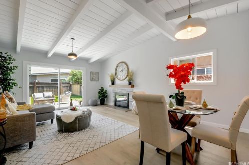 28562 Rochelle Ave, Hayward CA  94544-5454 exterior