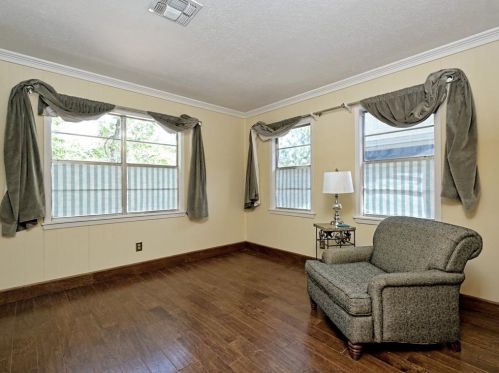 6107 Felix Ave, Austin TX  78741-3312 exterior