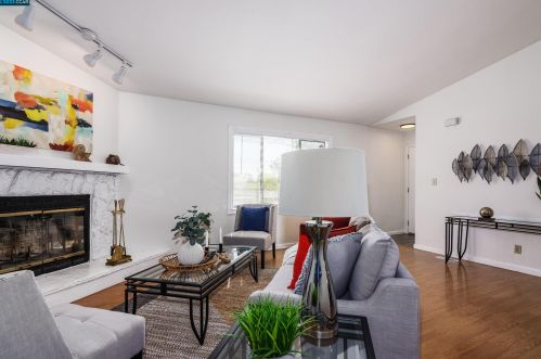 101 Cambark Ct, Pacheco, CA 94553-1444