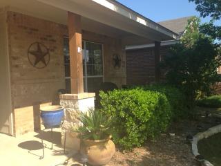 6161 Tilapia Dr, Fort Worth TX  76179-7593 exterior