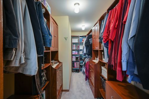 885 Chatham Dr, Carol Stream IL  60188-2979 exterior