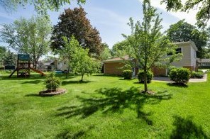 1002 Moki Ln, Mount Prospect, IL 60056-1804
