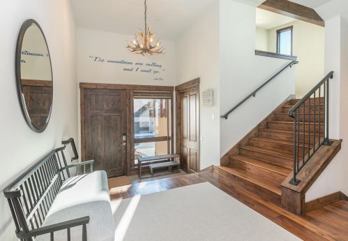 9130 Heartwood Dr, Truckee, CA 96161-5209