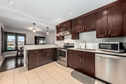 10615 La Porte Rd, Mokena, IL 60448-9475