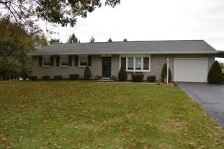 132 Scenic View Dr, Ephrata, PA 17522-9570