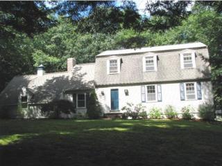 6 Crockett Ln, Amherst, NH 03031-2536