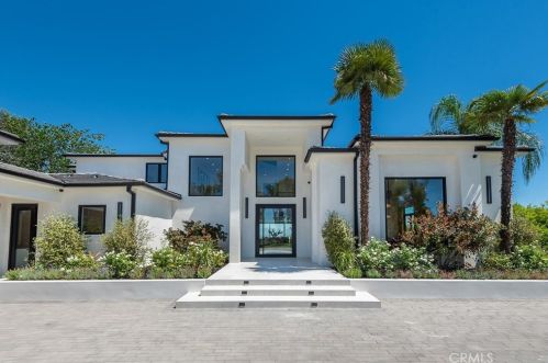 5985 Annie Oakley Rd, Calabasas, CA 91302-1230