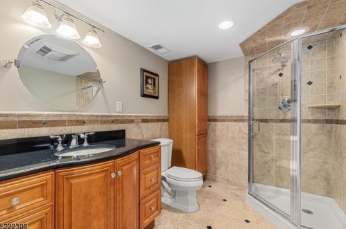 4 Morgan Ct, Dover NJ  07869-1445 exterior
