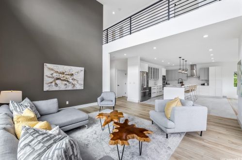 3033 Manoa Rd, Honolulu HI  96822-1503 exterior