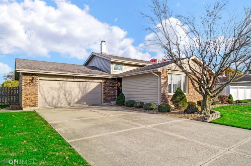 1110 Quail Dr, Bradley, IL 60915-1342