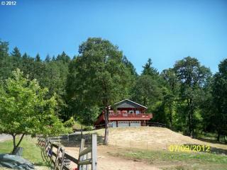37721 Thimbleberry Dr, Gaston, OR 97119-8589