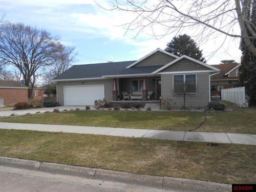 109 4th Ave, Evan, MN 56085-1104