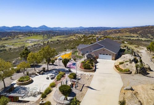 24377 Starlight Mountain Rd, Ramona, CA 92065-6765