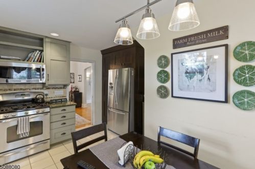 27 New England Rd, Maplewood NJ 07040-1057 exterior