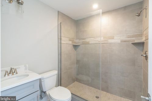 2034 Front St, Philadelphia PA 19148-0027 exterior