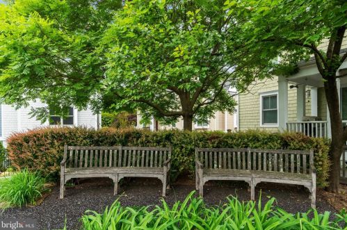 8916 Ct Way, Silver Spring MD 20910-2276 exterior