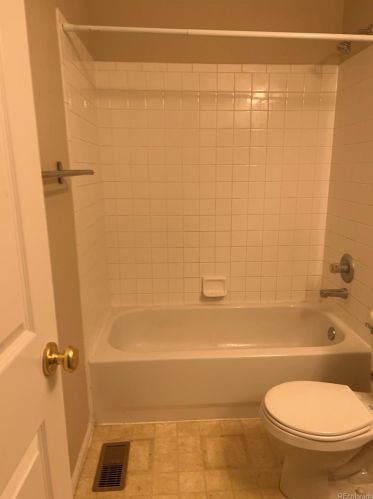 8101 Mobile Way, Englewood CO 80112-4619 exterior