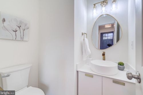 8527 Bauer Dr, Springfield VA  22152-2345 exterior