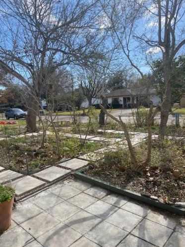 1009 Chevy Chase Dr, Angleton, TX 77515-3503