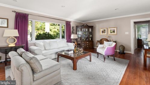 1211 Pinecrest Cir, Silver Spring MD exterior