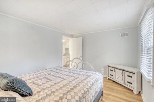 9919 Coffer Woods Rd, Springfield VA  22015-2903 exterior