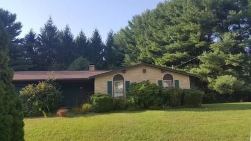 104 King Arthur Ct, Meadowcreek, VA 24333-3401