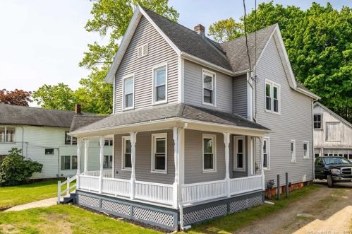 82 Woodstock Ave, Putnam, CT 06260-1428