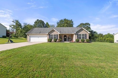 5433 Latham Manor Dr, Gainesville, GA 30506-6948
