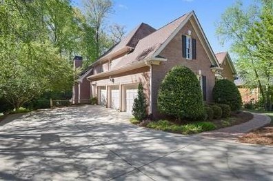 1597 Asheforde Dr, Marietta GA  30068-1850 exterior