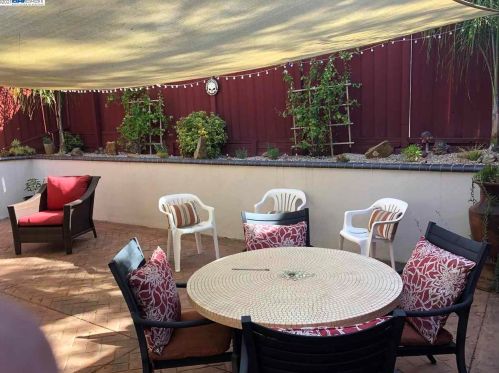 2458 Heatherleaf Ln, Pacheco, CA 94553-4336