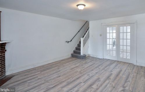 5814 Chew Ave, Philadelphia, PA 19138-1728
