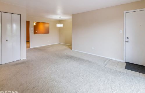 2223 Nichols Rd, Arlington Hts, IL 60004-1237