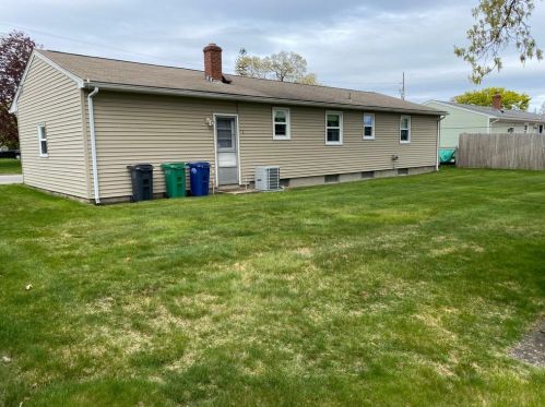 110 Grassmere St, Warwick, RI 02889-1918