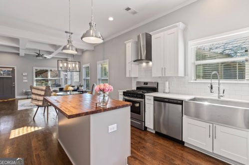 1795 Langston Ave, Atlanta GA  30310-4560 exterior