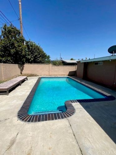 11391 Woodbury Rd, Garden Grove, CA 92843-3537