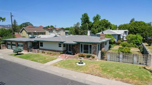 481 Mcknight Ln, Vacaville, CA 95688-4620