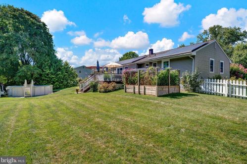 11 Corey Dr, Trenton NJ  08628-1503 exterior