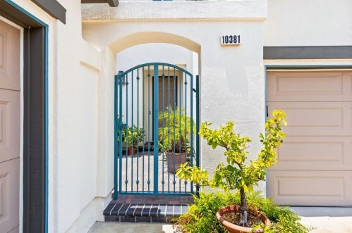 10381 Prather Ln, Tustin, CA 92782-1437