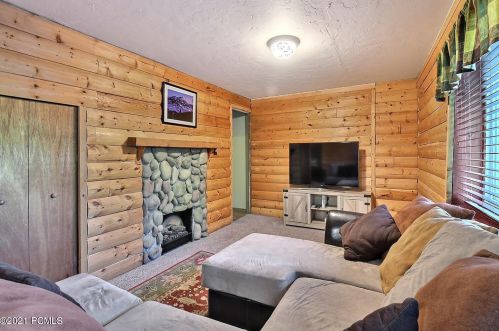 8028 Springshire Dr, Park City UT 84098-5396 exterior