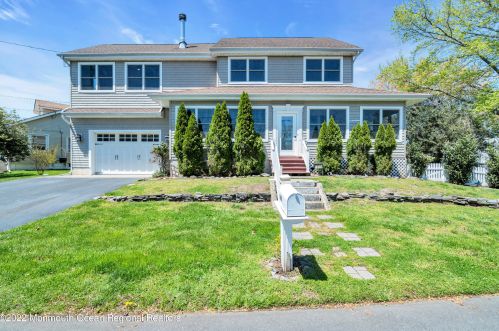 1205 Roseld Ave, Tinton Falls, NJ 07712-4038