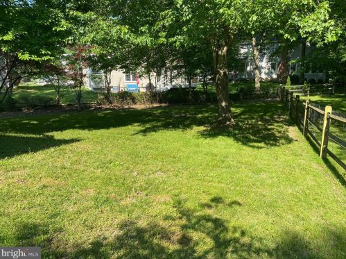 6315 Falling Brk Dr, Springfield VA  22015-4033 exterior